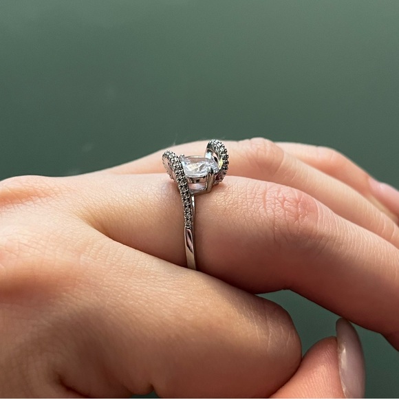 Charmed Aroma | Size 7 Ring - Picture 3 of 8